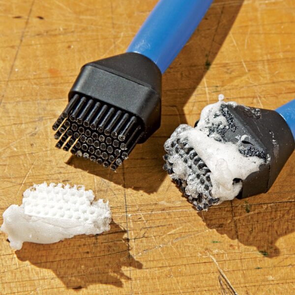 Rockler 7” Silicone Glue Brush for Woodworking - Waterproof & Easy to Clean - Image 5