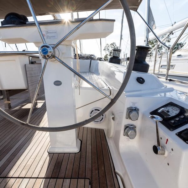 Marine-grade Waterproof Polyurethane Glue for Boats and RVs - Image 7